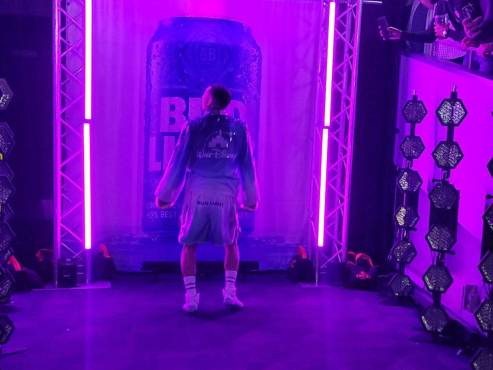 ¡Teófimo López campeón mundial! El hondureño venció a Josh Taylor por el cinturón OMB del peso superligero