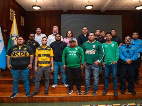 Roberto Contreras se reunió con los líderes de las barras de Olimpia, Real España y Marathón.