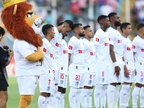 Olimpia coronó la copa 39 de su historia en la Liga Nacional de Honduras. FOTO: ALEX PÉREZ.