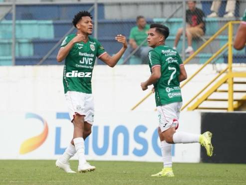 Celebración de Kenny Bodden luego de anotar el gol del empate. (Foto: Mauricio Ayala)