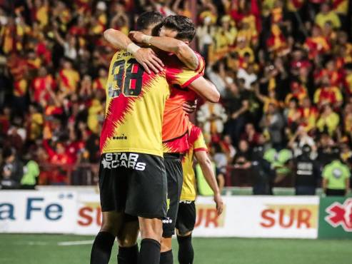 El Herediano festejó la victoria gracias a Getsel Montes que anotó el gol del triunfo frente a Liga Alajuelense.