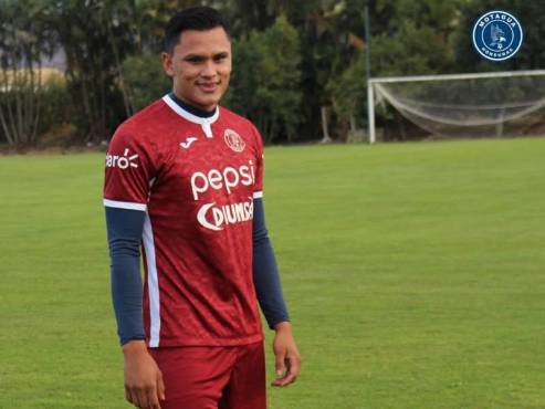 Denil Maldonado ha estado entrenando con Motagua a la espera de definir su futuro.