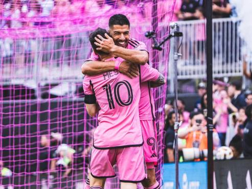 Lionel Messi y Luis Suárez se dieron un festín ante Orlando City en la fecha 2 de la MLS.