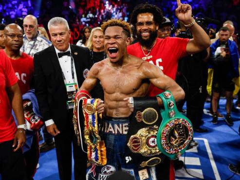 El estadounidense Haney derrotó a Lomachenko y retiene el título mundial indiscutible de peso liger