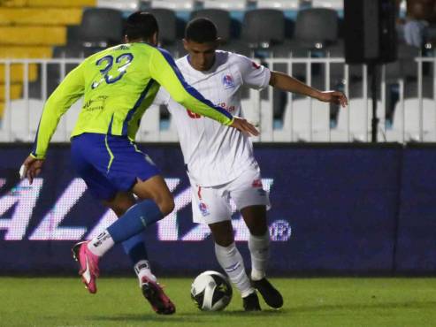 Olimpia, con un partido muy gris, derrota a un Olancho FC que lo metió en aprietos; se sube al liderato