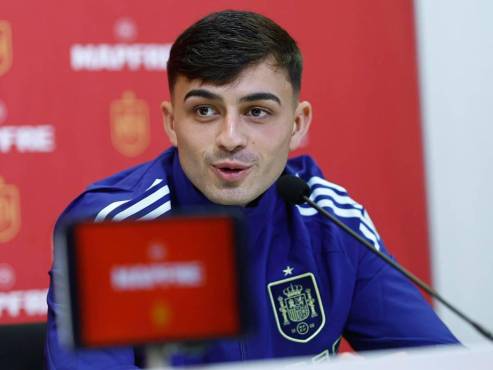 Pedri expresó que se siente un jugador importante, pero no se considera una figura.