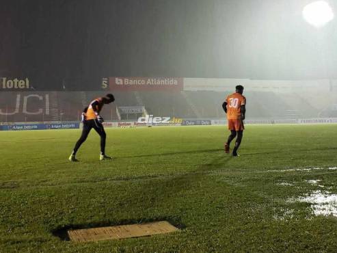 Las lluvias se han intensificado en La Ceiba en las últimas horas. FOTO: Esaú Ocampo.