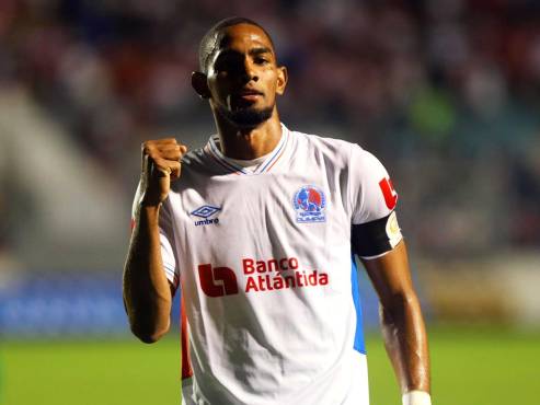 Olimpia le endosa paliza de escándalo a Marathón y Troglio impone nuevo récord de puntos en Honduras