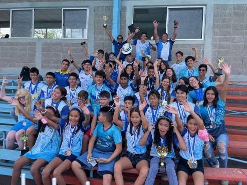 Delfines Sampedranos también conquistó el VI Torneo de Natación Internacional en marzo.