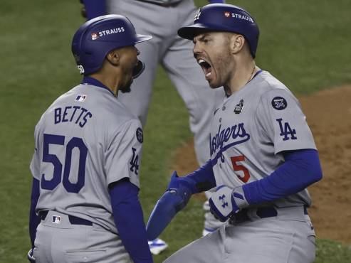 Los Dodgers de Los Ángeles ganan la Serie Mundial al derrotar a los Yankees 43 años después