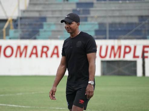 Donis Escober preparador de porteros en Olimpia Reservas