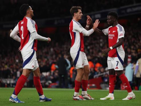 Arsenal ocupa la tercera posición en la Champions League.