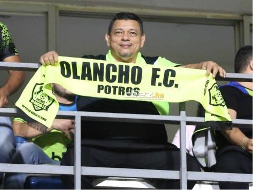 Samuel García, presidente del Olancho, está presente en el estadio Nacional Chelato Uclés. FOTOS: David Romero | José Aníbal Vásquez.