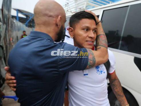 La llegada de los jugadores de Olimpia al estadio Nacional de Tegucigalpa previo al derbi ante Motagua. FOTOS: Estalin Irías | David Romero.