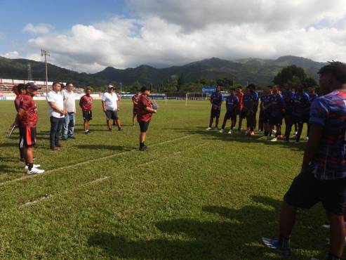 Carlo de Toro dirigiendo hoy su primer entrenamiento con Real Sociedad.