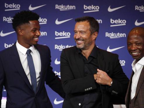 Xavi lo echa del Barcelona, pero recibe dura respuesta de su agente: “No se va a ir y ganará el Balón de Oro”