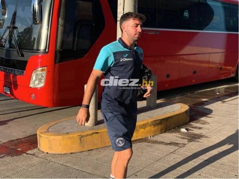 Agustín Auzmendi en su llegada al Estadio Nacional Chelato Uclés. FOTO: Marvin Salgado.