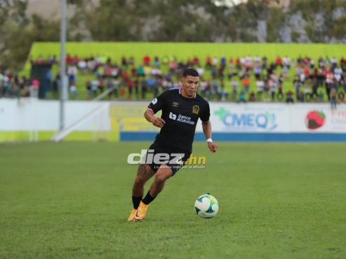 Kevin López debutó con los colores del Olimpia en Olancho tras ser confirmado como nuevo fichaje. FOTO: Marvin Salgado.
