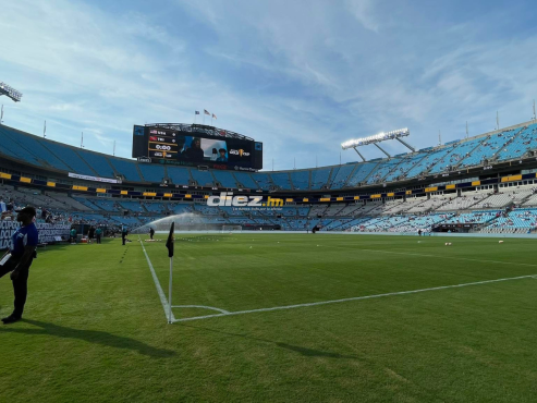 Nuestro LENTE DIEZ nos regala esta hermosa postal del Bank of América, de Charlotte, Carolina del Norte. FOTO: Mauricio Ayala.