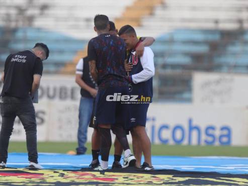 Los jugadores de Olimpia y Real España ya están instalados en el estadio Olímpico de SPS. FOTO: Mauricio Ayala.