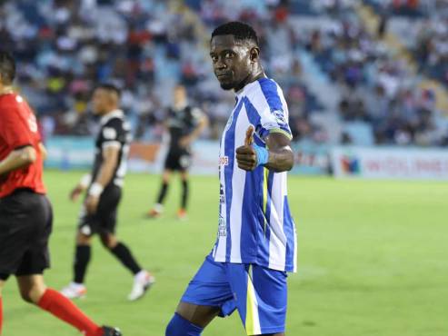 Olimpia con tres minutos eléctricos le remontó el partido al Victoria, que sigue hundido: el albo es nuevo líder