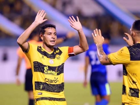 Jhow Benavídez anotó doblete en el duelo contra los olanchanos.