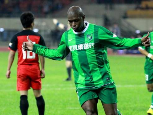 Histórico y fundador club del fútbol de China, donde destacó el hondureño ‘Bombero’ Ramírez, desaparece: ¿Qué sucedió?