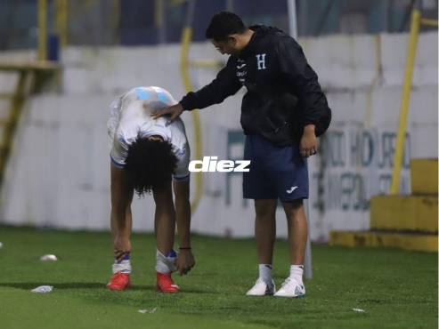 Luis Suazo salió de cambio en el minuto 52’ en el amistoso de Honduras ante El Salvador. FOTO: Mauricio Ayala.