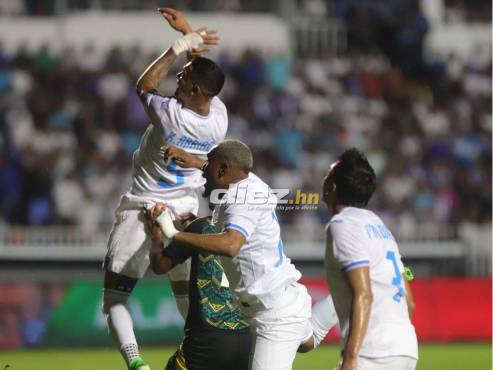 45+1’: FINALIZA EL PRIMER TIEMPO: HONDURAS 0-0 MÉXICO. FOTOS: Mauricio Ayala | Marvin Salgado | Emilio Flores | Aníbal Vásquez.