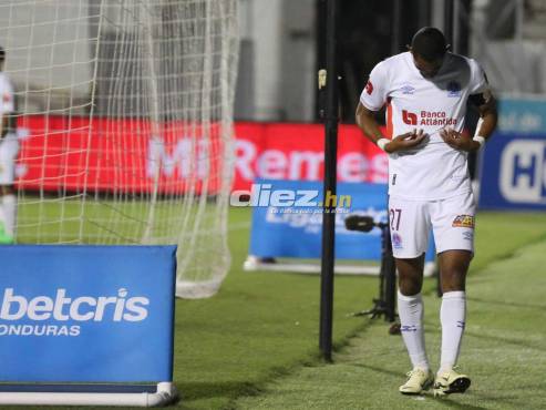 Olimpia venció 2-0 a Lobos e igualó el récord histórico de partidos invictos en el fútbol hondureño. FOTO: David Romero.