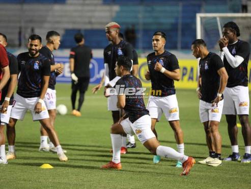 El entrenamiento de Olimpia en el estadio Nacional Chelato Uclés de Tegucigalpa. FOTO: David Romero.