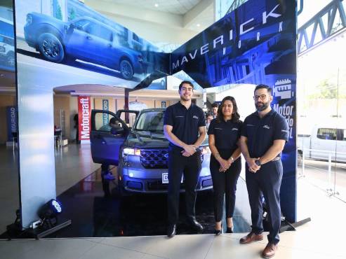 Ejecutivos de Dimasa Ford, en la tienda de Tegucigalpa.