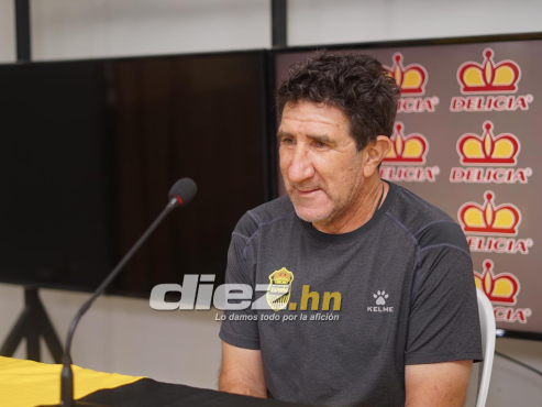 Héctor Vargas atendió a los medios de prensa luego de cumplir los cuatro partidos de suspensión por parte de la Comisión de Disciplina. Foto: Mauricio Ayala.