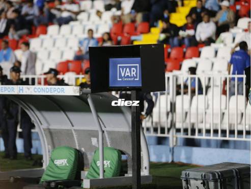 Aquí ubicó Concacaf el VAR para el duelo entre Honduras vs Nicaragua. FOTOS: Marvin Salgado | David Romero.