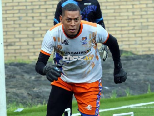 Denovan Torres recibió un duro revés por marcharse a jugar partidos burocráticos en Estados Unidos.