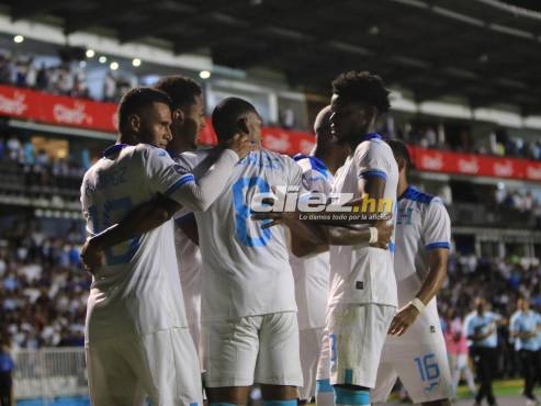 Así celebraron los seleccionados nacionales el segundo gol de Honduras ante Granada. FOTOS: Alex Pérez | Andro Rodríguez.
