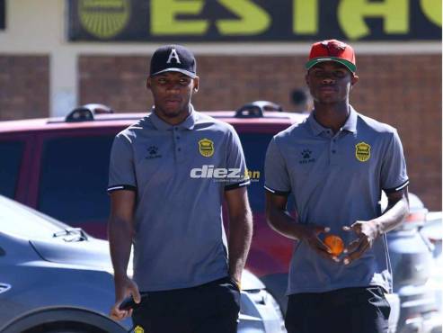 Anfronit Tatum se ha consolidado en la zona baja del Real España. FOTO: Moisés Valenzuela.