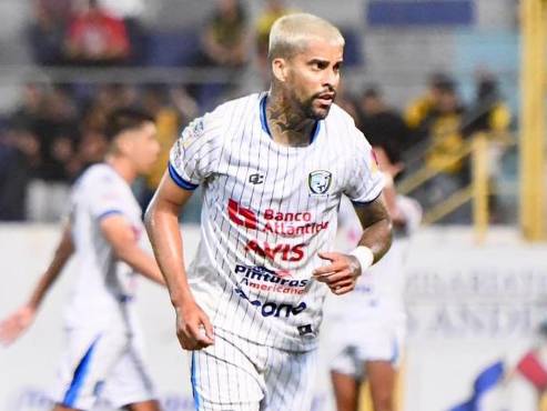 Gabriel Araújo dejó claro que hay muchas cosas por mejorar en la Liga Nacional de Honduras, pero expresó que está enamorado del país cinco estrellas.