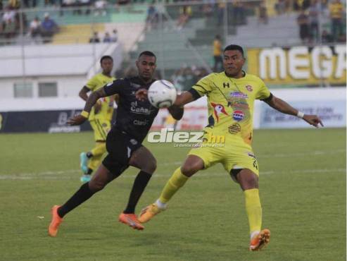 Génesis conquistó un enorme triunfo en el estadio Carlos Miranda de Comayagua. FOTO: Alex Pérez.