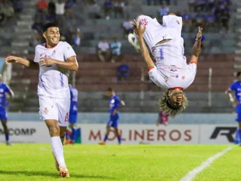 Dester Mónico celebrando su golazo en La Ceiba. FOTOS: Esaú Ocampo.