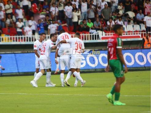 45+5’: FINAL DEL PRIMER TIEMPO: OLIMPIA 1-2 MARATHÓN. FOTOS: Andro Rodríguez | David Romero.