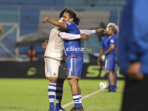 OFICIAL: Rambo de León sale del campo de juego y le dice adiós al fútbol profesional. FOTOS: Mauricio Ayala | Andro Rodríguez | David Romero.