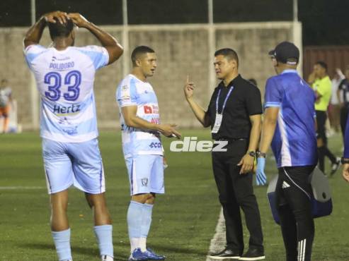 Luis Alvarado no quiso referirse a los errores arbitrales en conferencia de prensa.(FOTO: Alex Perez)
