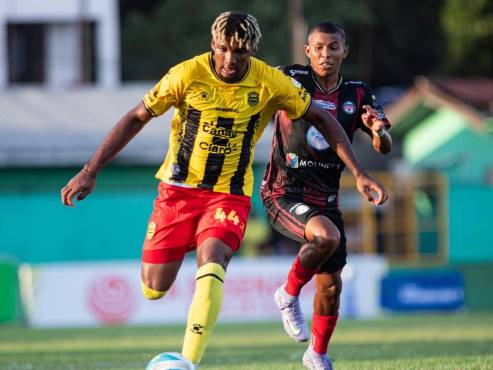 Real España, de idilio con los triunfos: Golearon a domicilio al CD Choloma y pelea el liderato del Apertura 2025