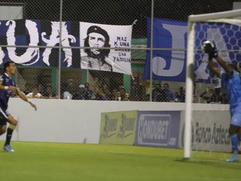 ¿Entró o no?. Así fue el error de Buba López en el tanto del Motagua,