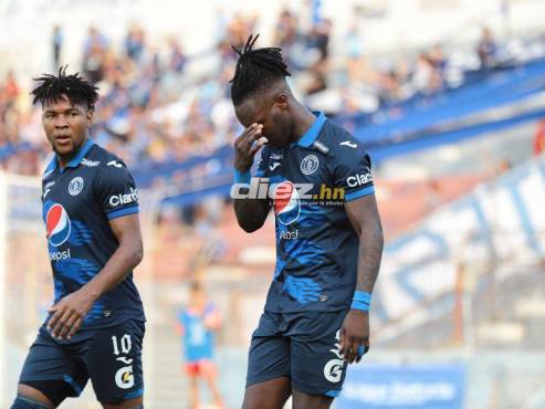 La tristeza de Rubilio Castillo tras anotarle gol al Vida en el estadio Ceibeño. FOTO: Esaú Ocampo.
