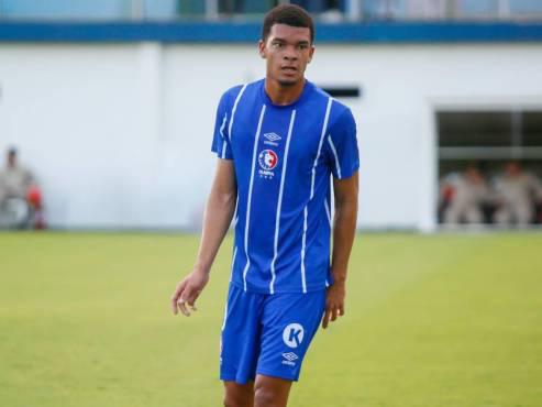 Clinton Bennett lleva dos años en Olimpia y ya debutó en la máxima categoría de Honduras.