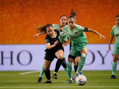 La hondureña es la actual capitana de Las Troncas FC de la Queens League.