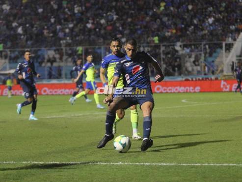 Lucas Campana fue uno de los delanteros más activos del Motagua en el primer tiempo. FOTO: Alex Pérez.