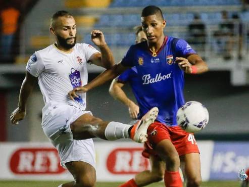 Daniel Aparicio salió del Plaza Amador de Panamá.